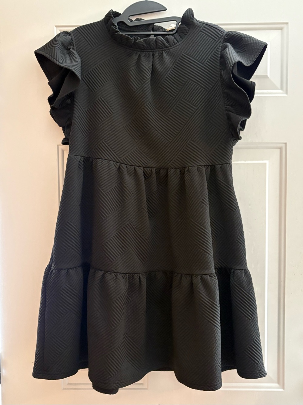 JODIFL Black Textured Ruffle Sleeve Tiered Dress
